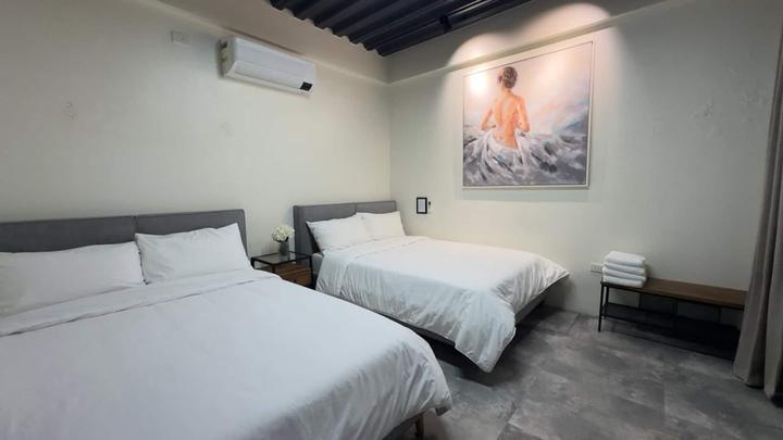 Bedroom 2, side view